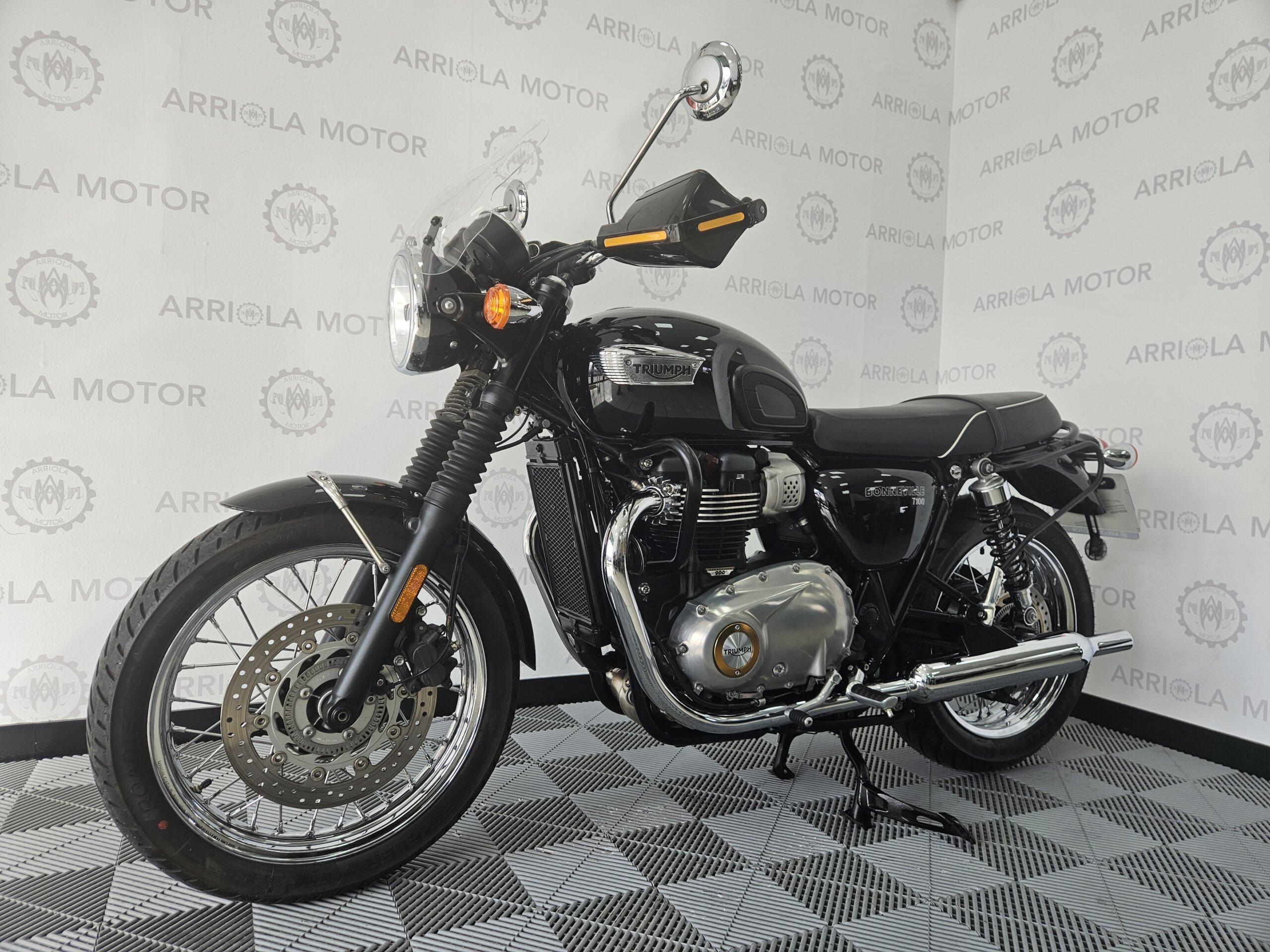 Triumph Bonneville T100