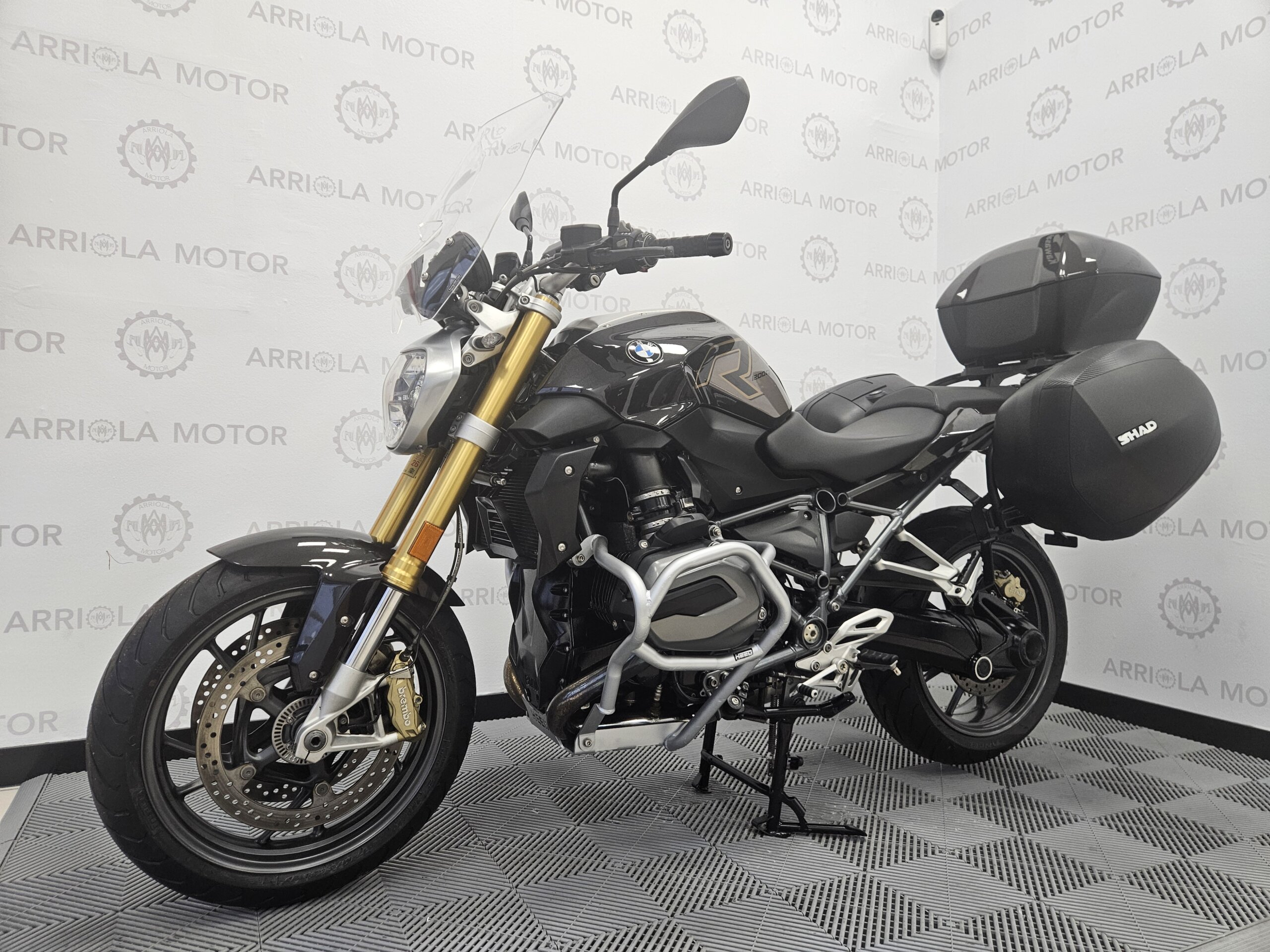 BMW R1200R