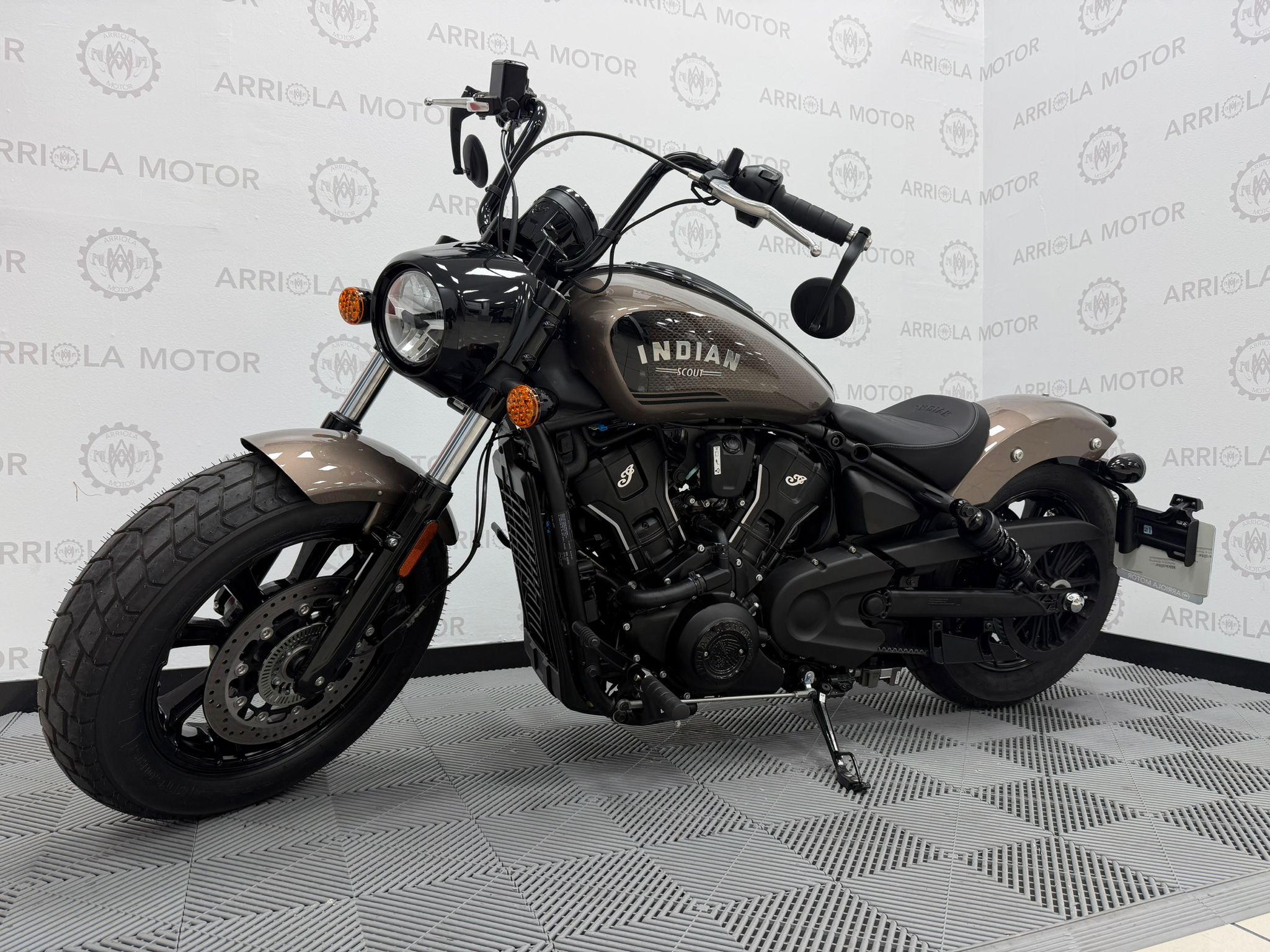 Indian Scout Bobber Limited +Tech
