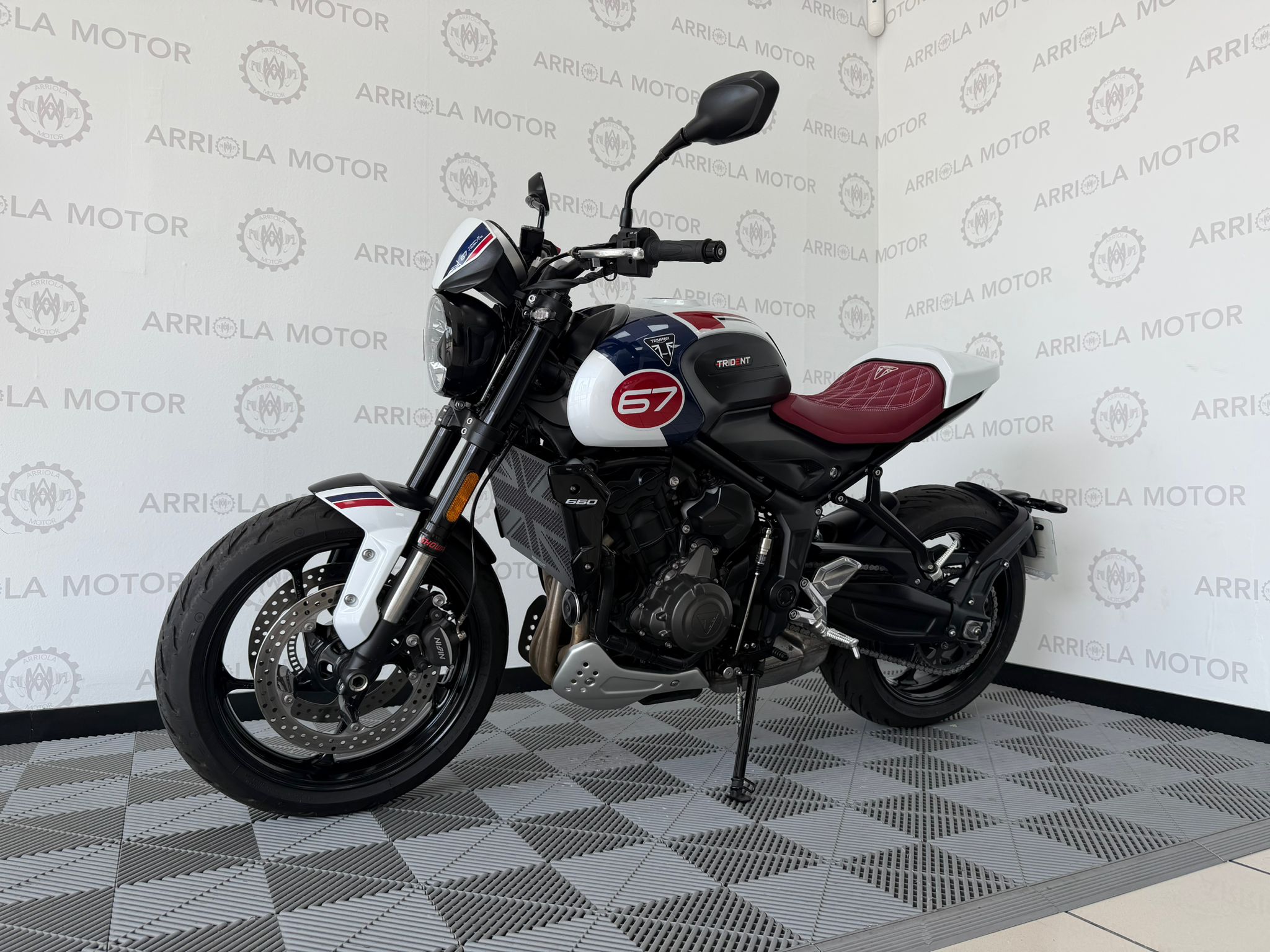 Triumph Trident 660 Triple Tribute