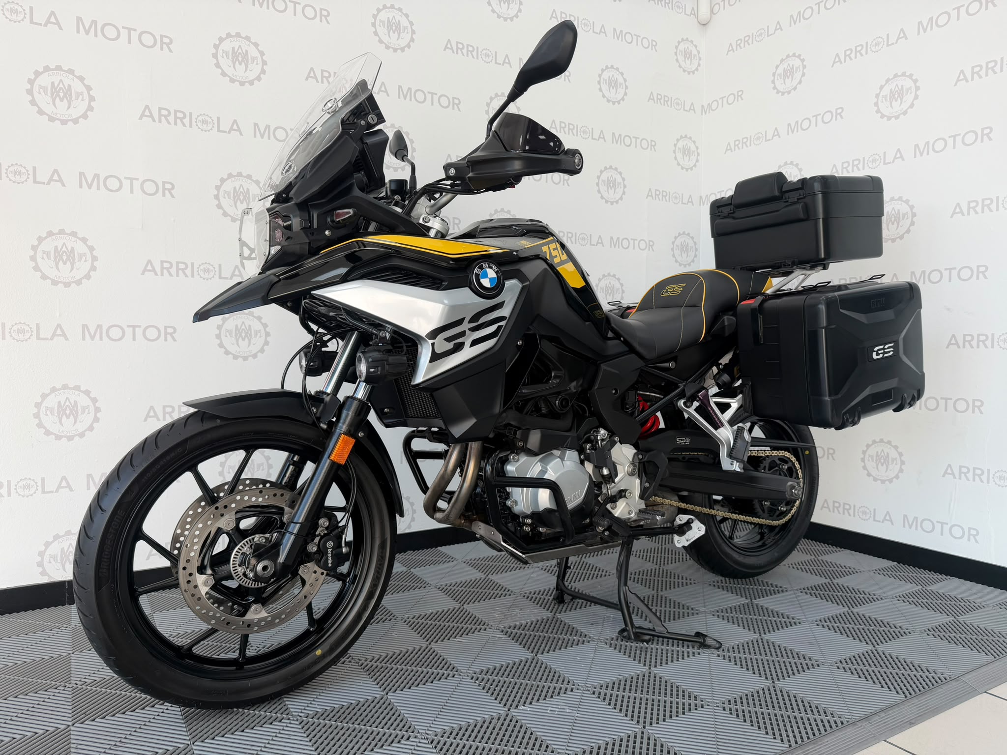 1 BMW F 750 GS