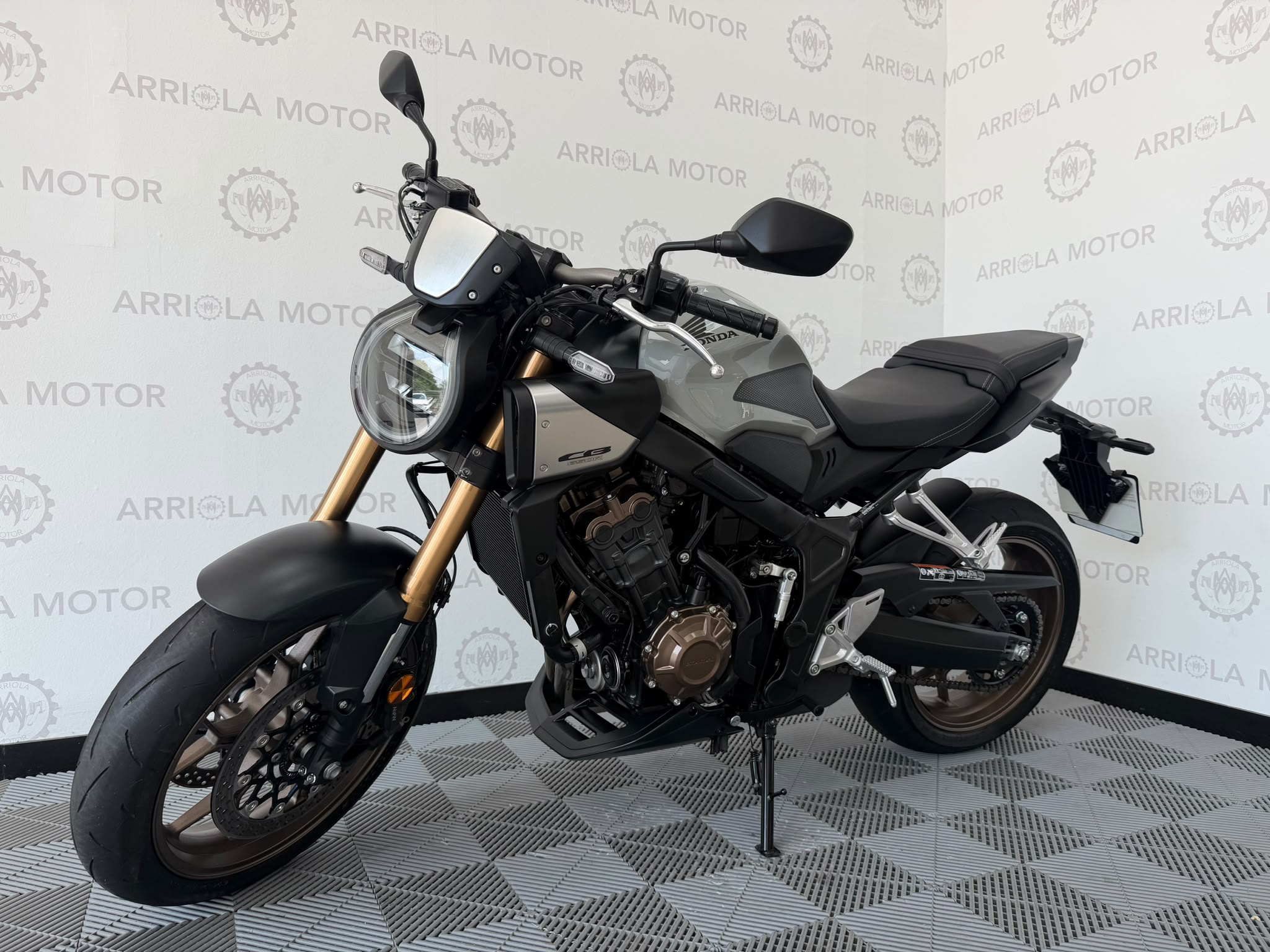 1 Honda CB650R