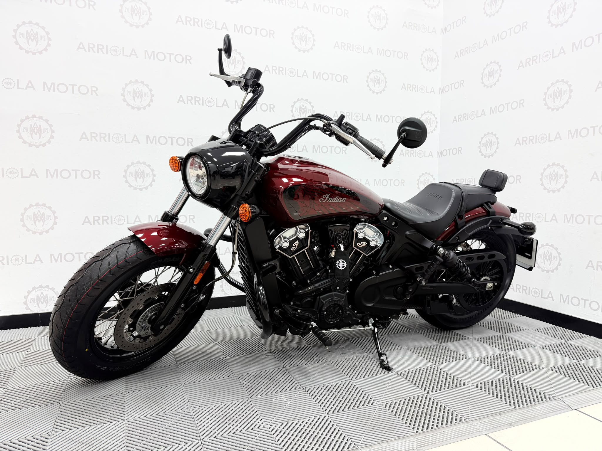 1 Indian Scout Bobber Twenty