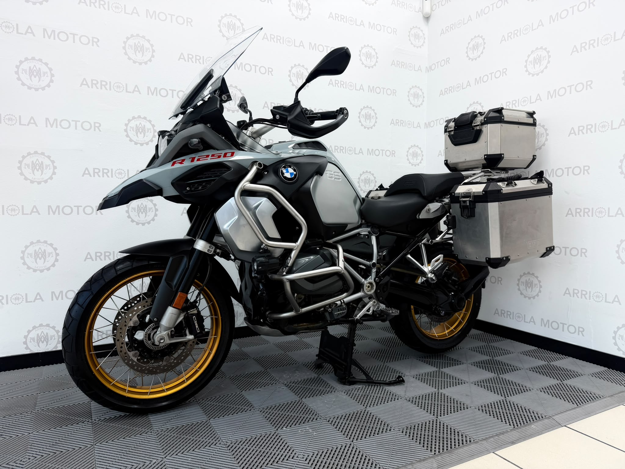 1 BMW R1250GS Adventure